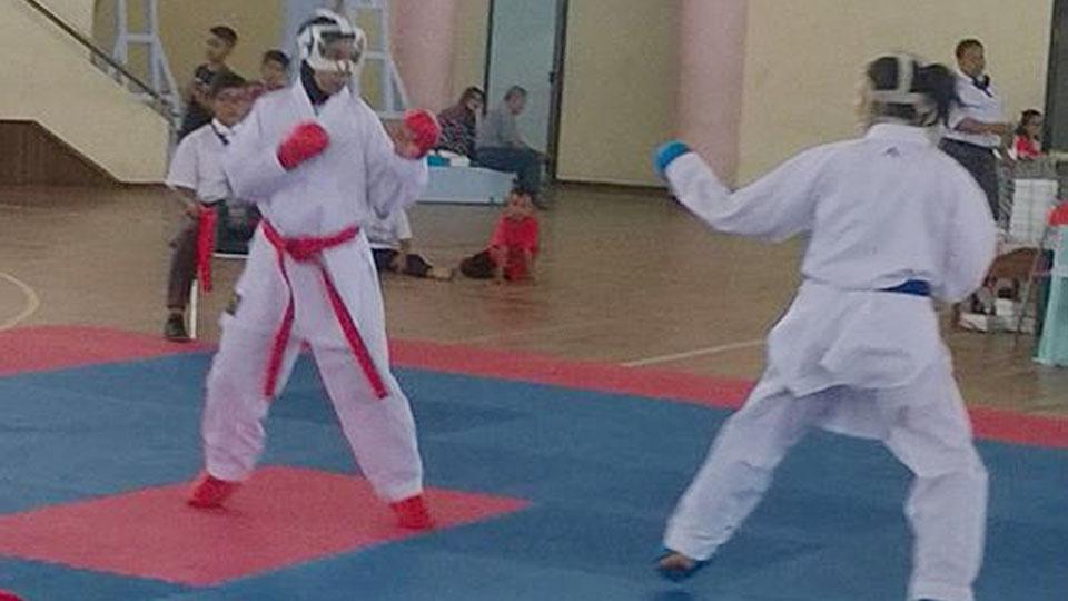 Pertandingan karate se-Jawa Timur. - INDOSPORT